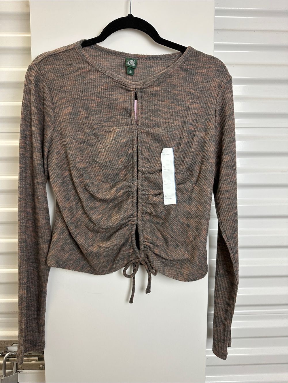WILD FABLE Long-Sleeve Ruched Front Top in Heathered Brown
